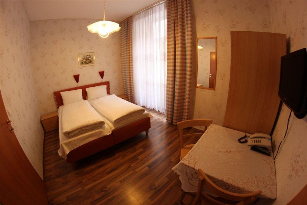 Hotel Pension Arpi Viena Exterior foto