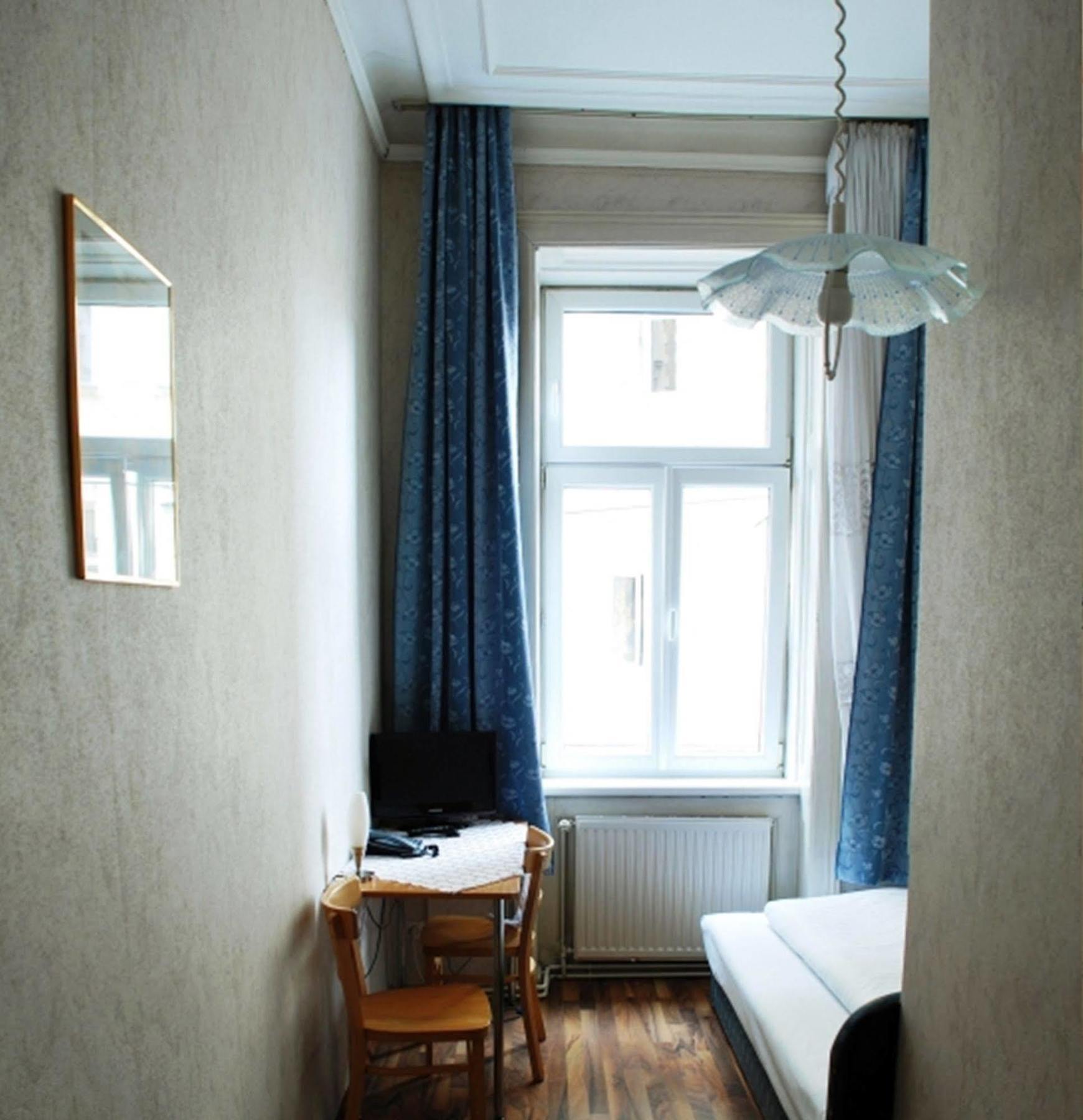 Hotel Pension Arpi Viena Exterior foto